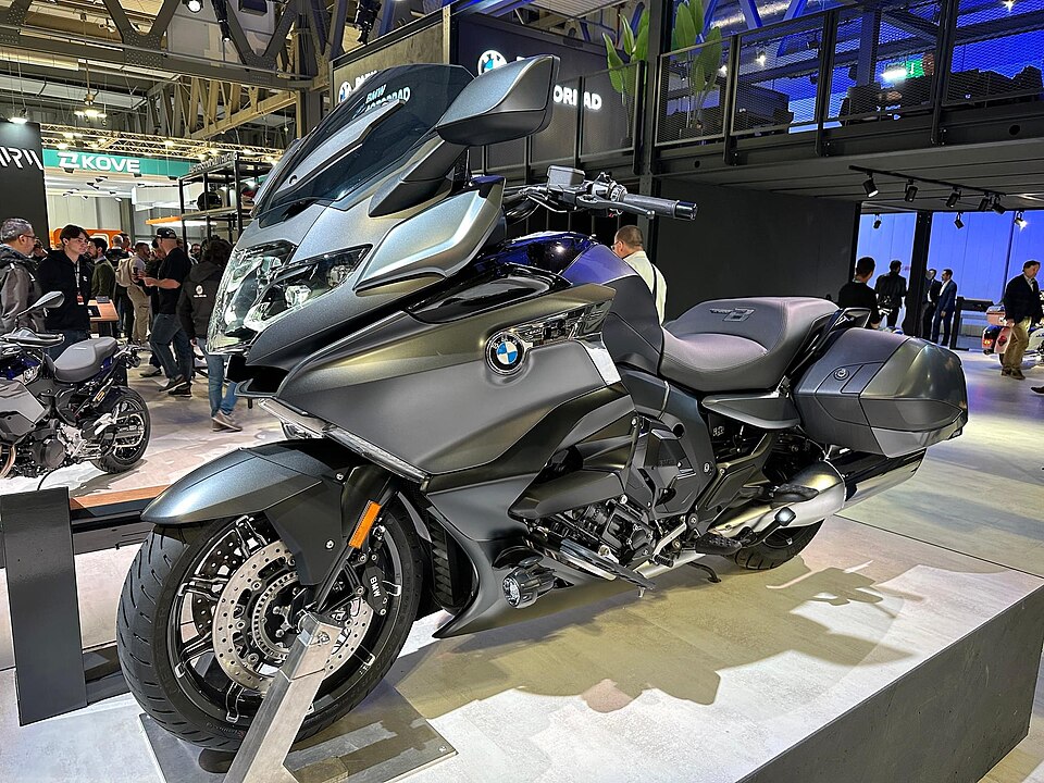 BMW K1600