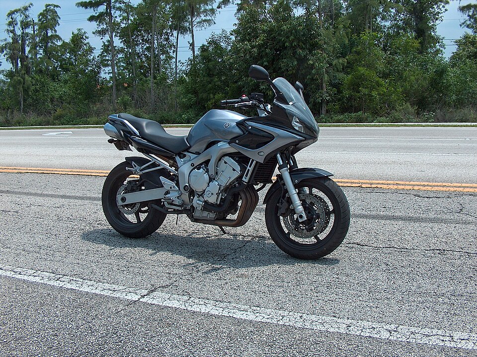 YAMAHA FZ6
